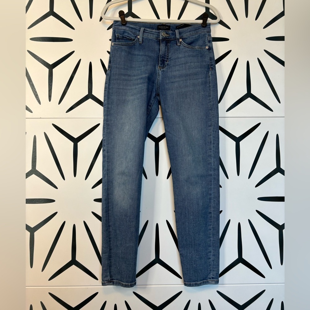 Banana Republic Mid-Rise Skinny Jeans – Medium Wash – Size 27